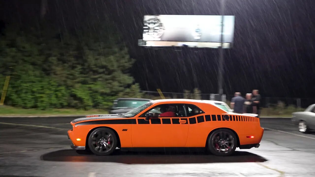 Dodge Challenger SRT 392 Burnout