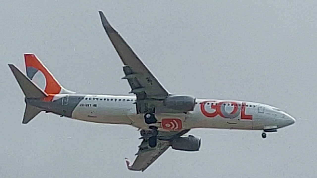 Boeing 737-800 PR-GXT na aproximação final vindo do Rio de Janeiro para Fortaleza
