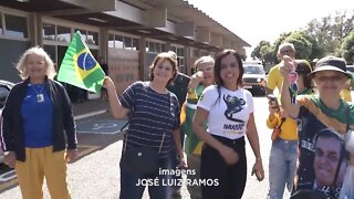 Chegada de Bolsonaro: apoiadores de várias cidades acompanham visita do presidente no Vale do Aço