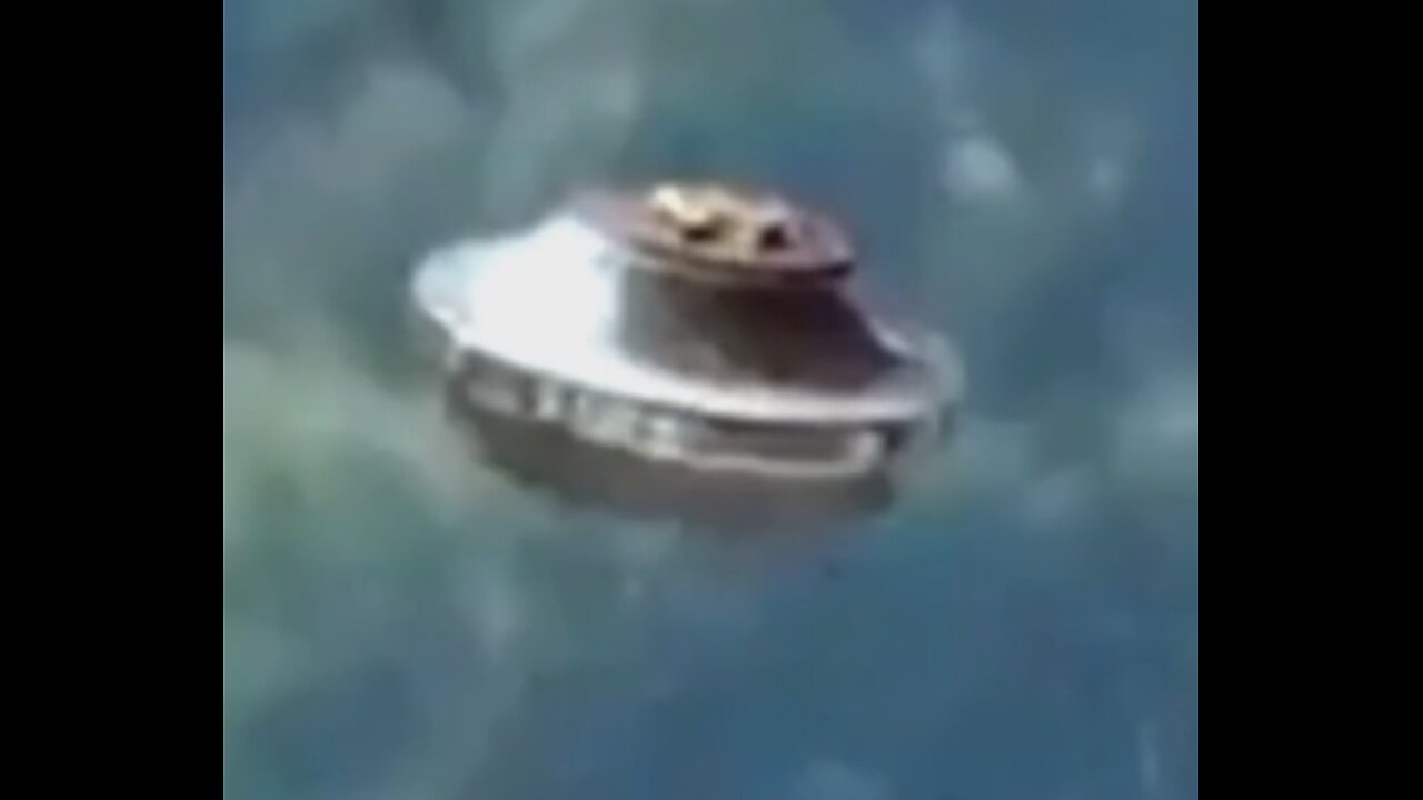 Metallic UFO on Video over Hawaii