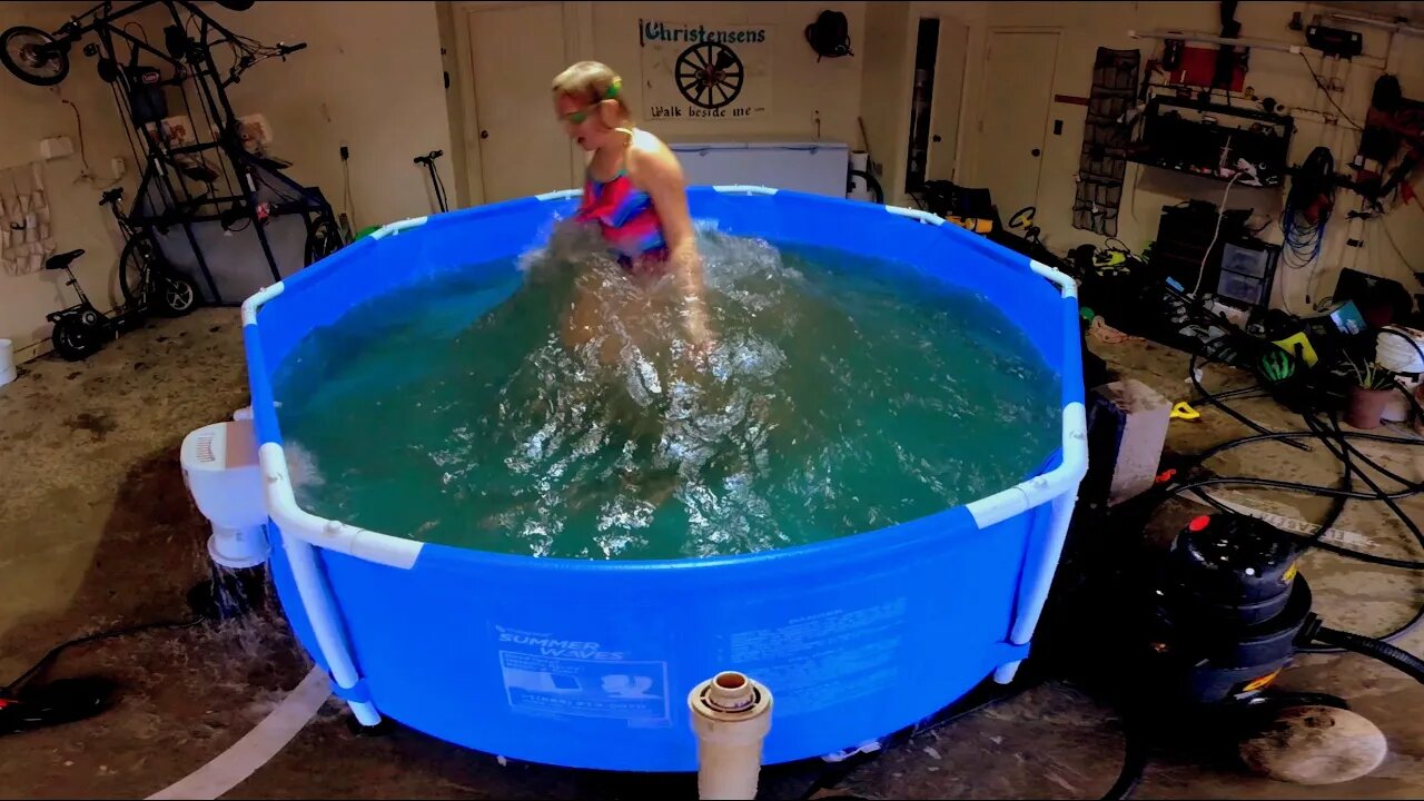 How big can she make this wave? 3D VR