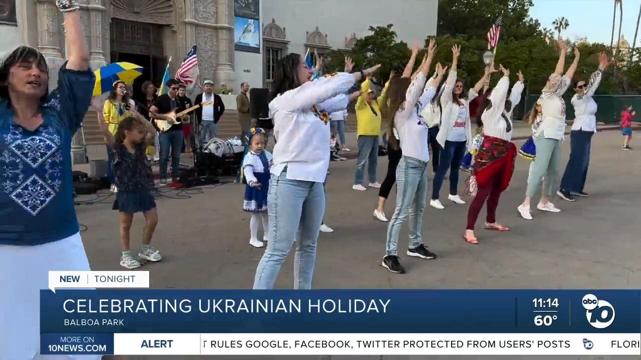 House of Ukraine organizes event, flash mob dance to celebrate Ukrainian holiday