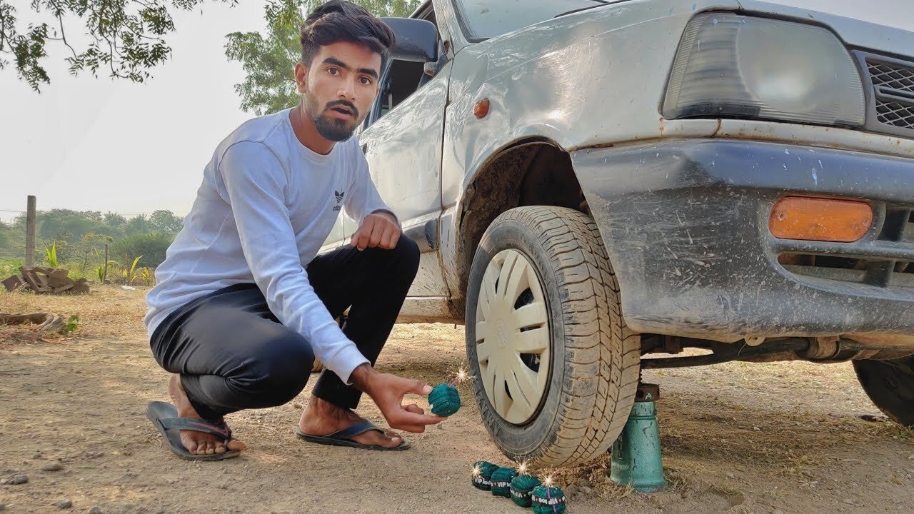 कार के टायर के नीचे सुतली ब्लास्ट करे तो क्या होगा - Sutli Under Car Tyre