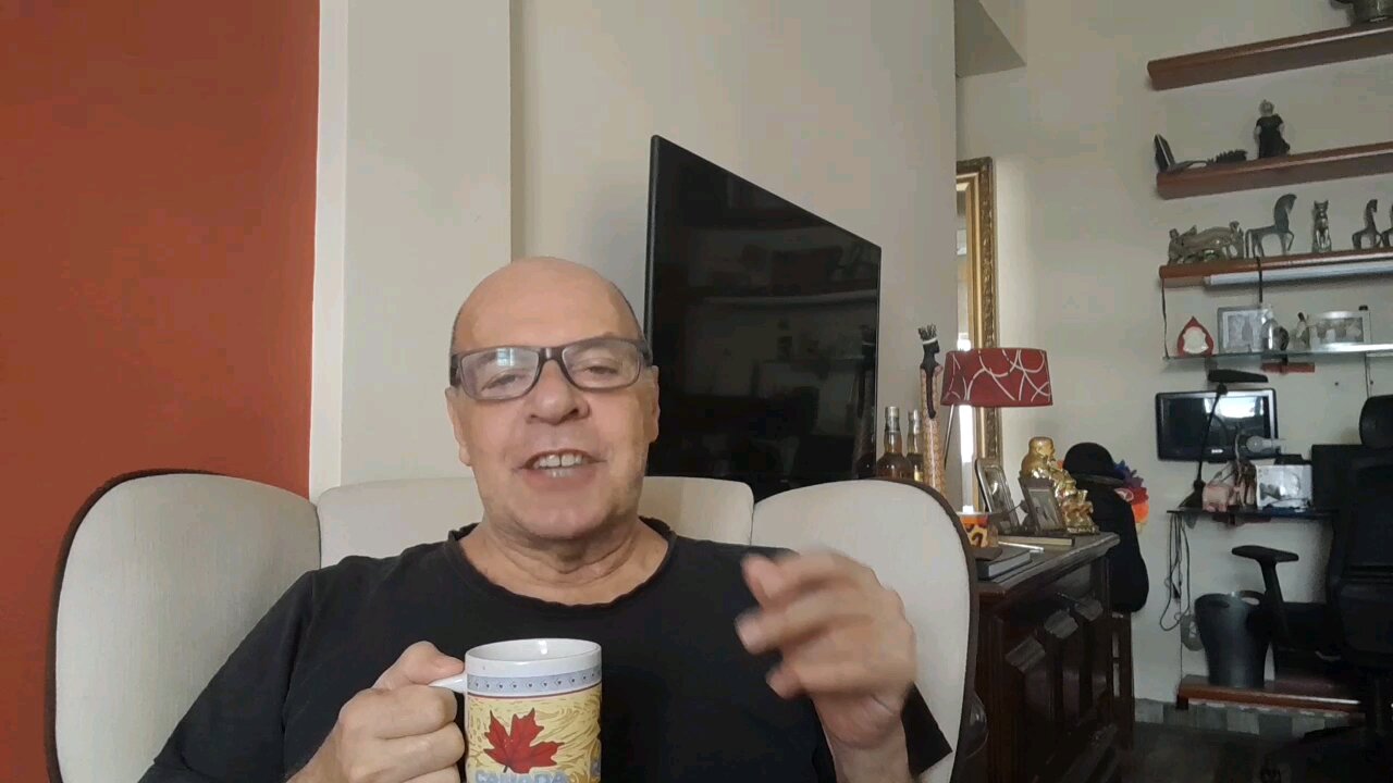 A opinião única comprada