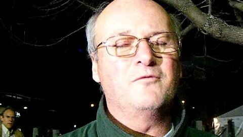 A democrat makes the case for Obama in Manchester.AVI