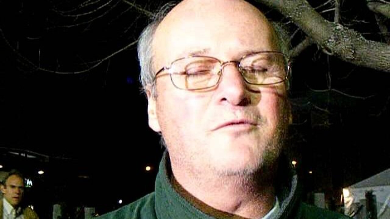 A democrat makes the case for Obama in Manchester.AVI