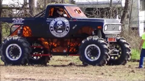 MEGA TRUCKS Tearing Up Pine Valley Raceway !!!!!