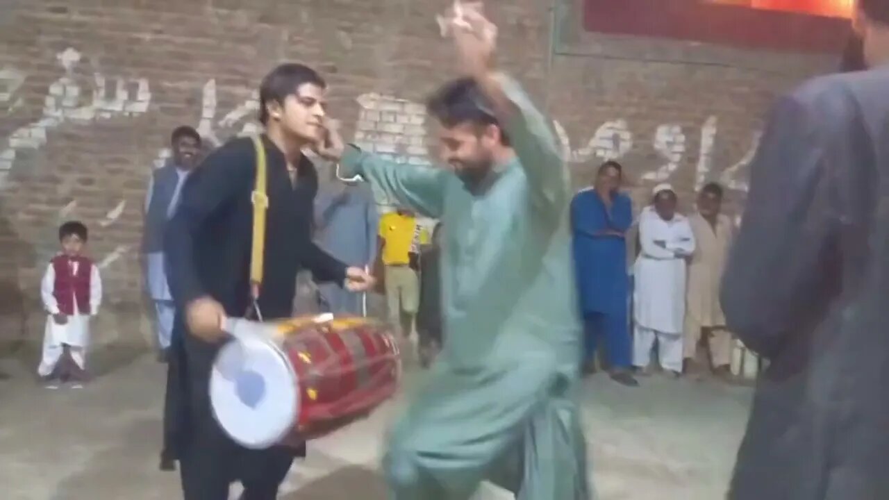 Mast Dhol aur Mast dance | Famous Peshawari Dhol wala #shortvideo #dhol