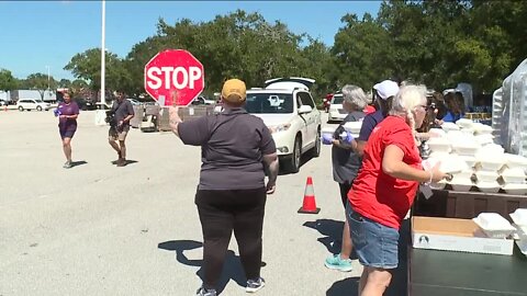 Robert Boyd in Bradenton reporting on Hurricane Ian food distributions.