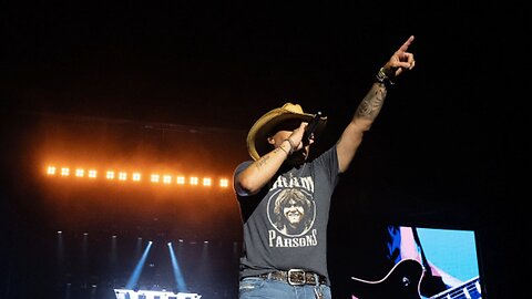 Watch: Crowd Erupts After Jason Aldean Accepts Fan's Gift During 'Try That In a Small Town