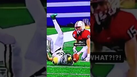 How did he catch that!? 👀 #sports #collegefootball #catch #insane