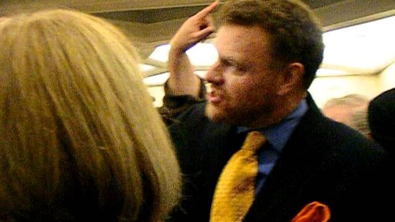 Drawing three conservative aces.AVI