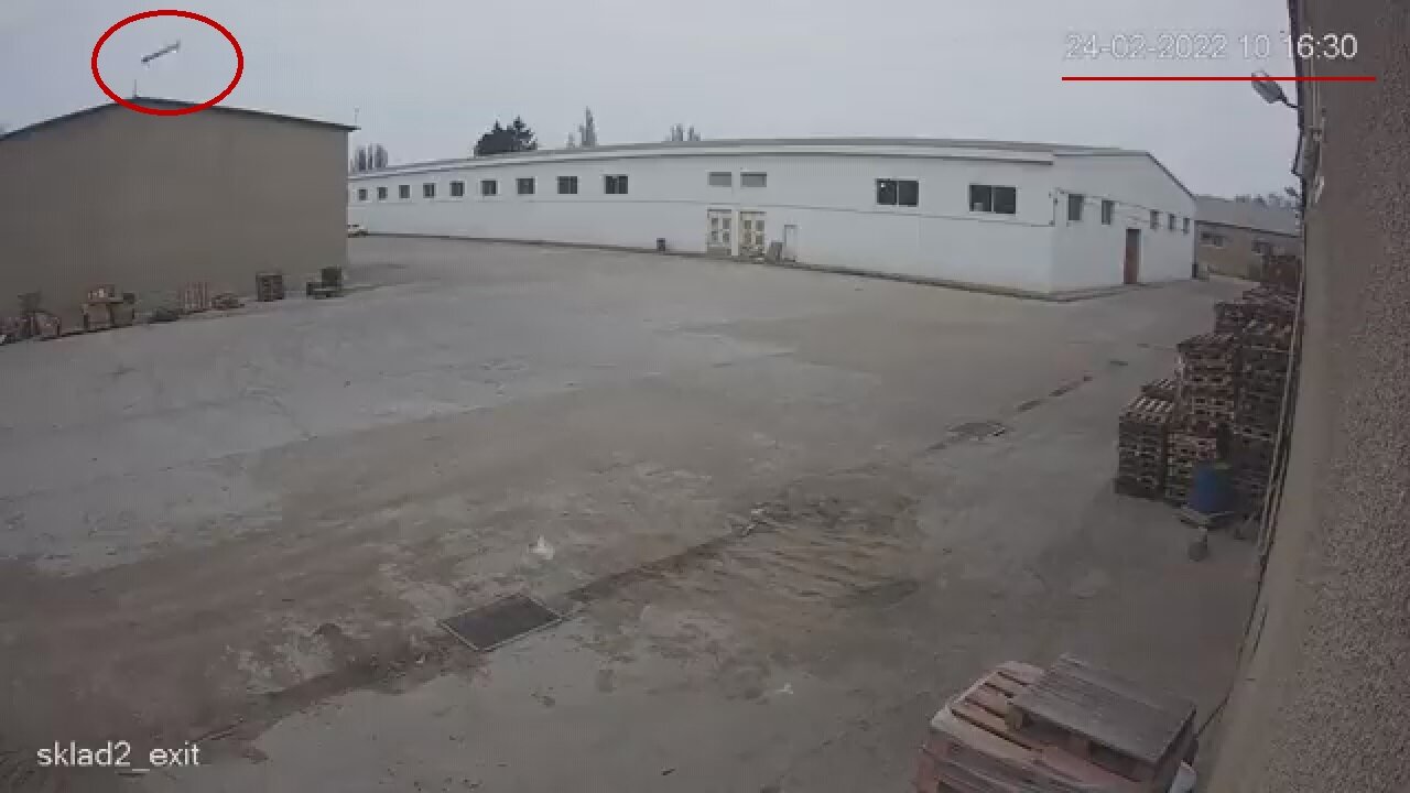 Live CCTV Video of One of The Russian Missile Falls at Building in Ukraine