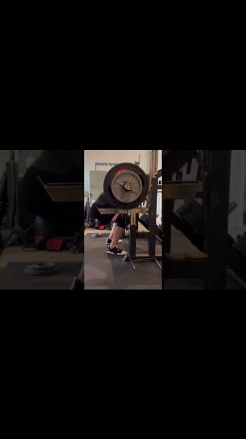 Squatting 385lbs with bands