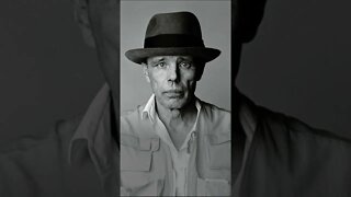 A ARTE E A BELEZA PARA JOSEPH BEUYS | ARTE: ESTILOS E MOVIMENTOS #shorts