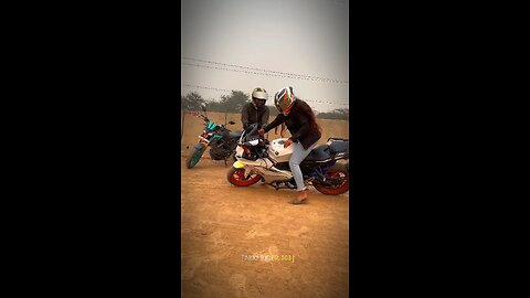 girls reaction scratch bike #bikelover #girlsreactions #motovlog #bikerider #bike #shorts#shortsfeed