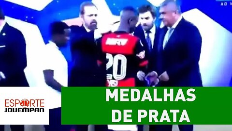 OLHA como FLAMENGO recebeu as medalhas de PRATA da Sula!