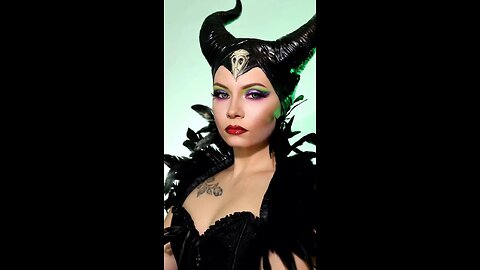 Mistress of Evil 💚 Maleficent Cosplay | @rimgaile.ma x Coloured Contacts