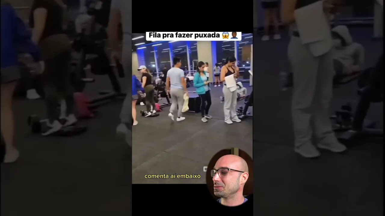 Reagindo à pessoas fazendo fila em um aparelho #shorts