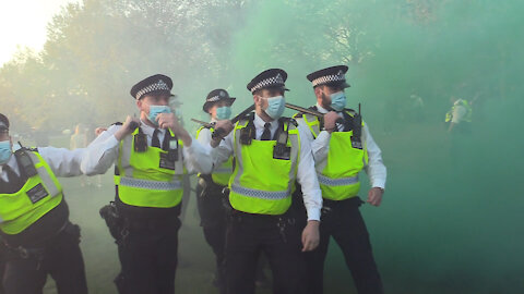 Police go for sound Equiptment Hyde Park 24/04/2021