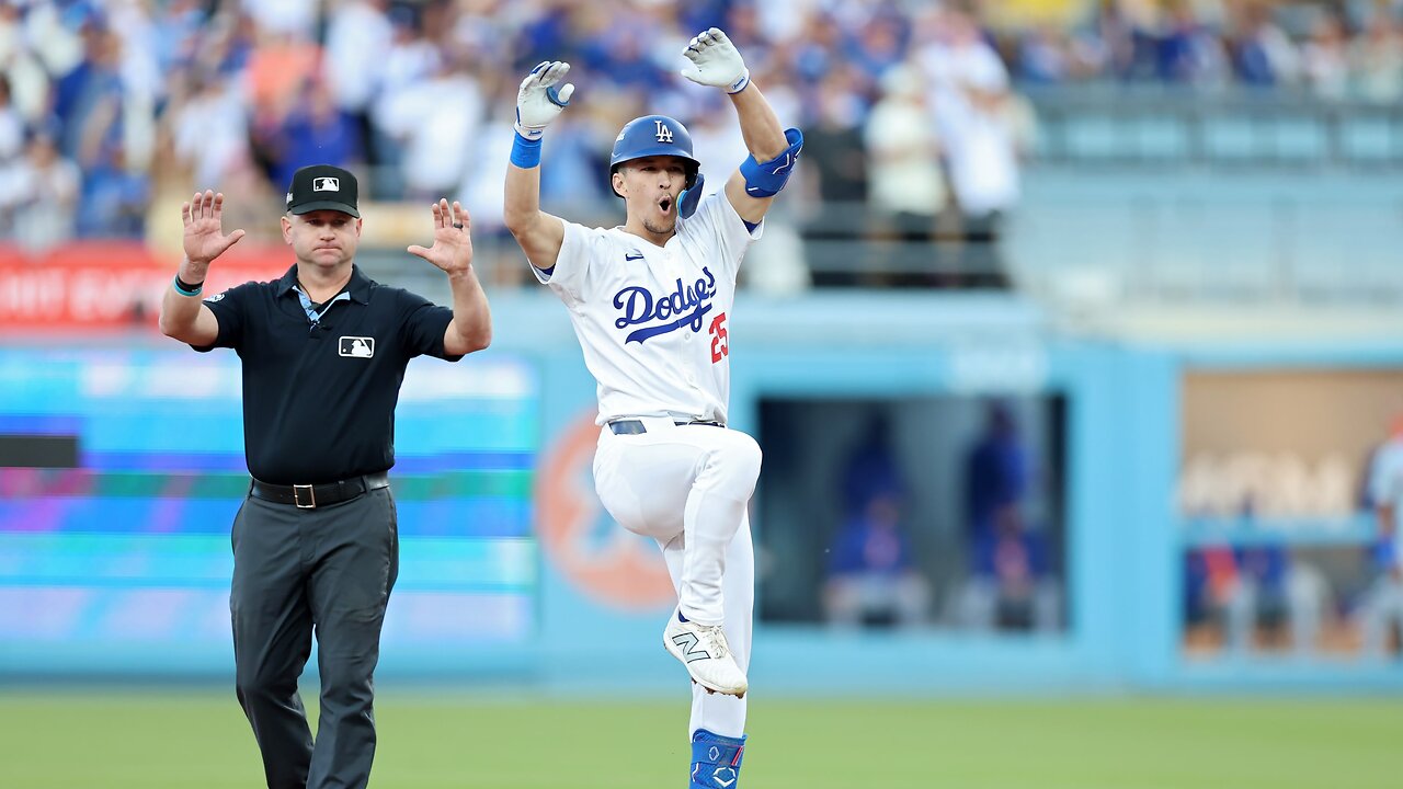 MLB Tommy Edman's two-run double