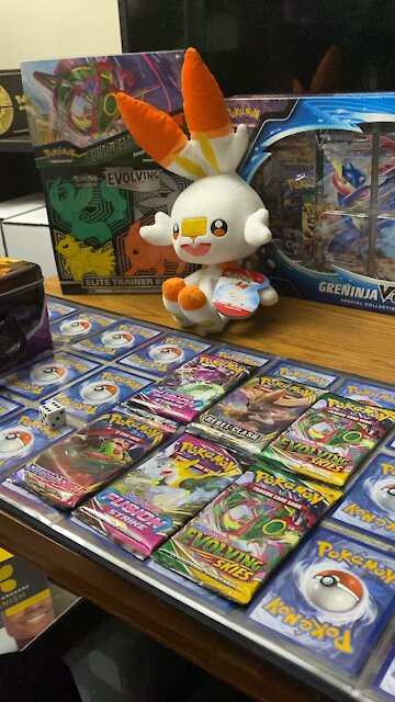 Pokémon Random Pack Opening!! 11/16/2021