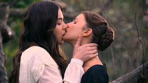 Dickinson: Season 1 | Emily and Sue Kiss Scenes (Hailee Steinfeld and El...