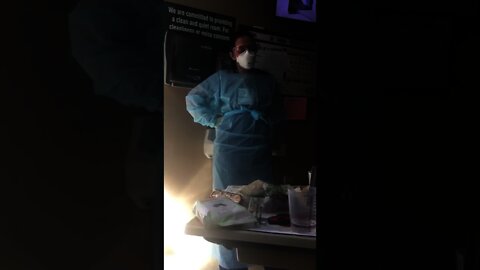 Nurse sings in soulful voice to uplift patient’s spirits