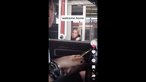 TENSE: Canadian Border Agent Denies Rights of Returning Citizens Then Tries to Detain Them