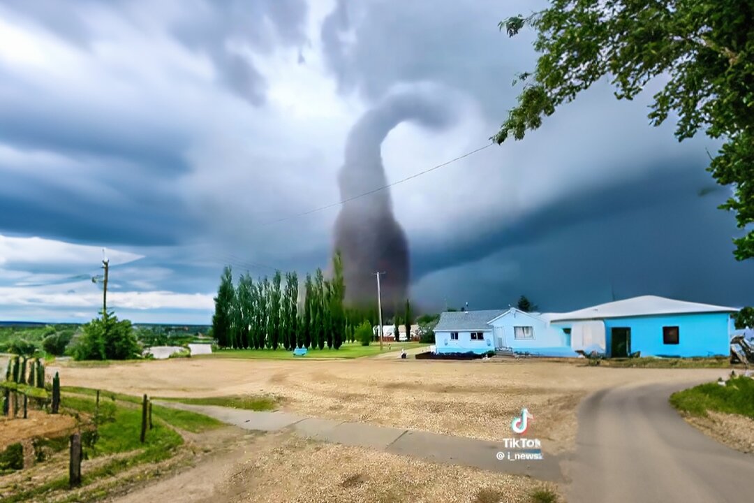 Florida's Freak Tornadoes: Power Outages Affect 1.4M Homes - Is Cloud Seeding the Culprit?