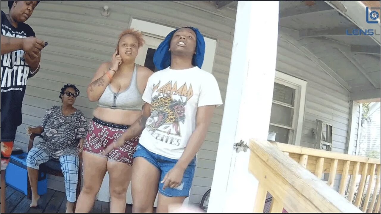 17 years Old Girl Twerks on Cop, Ends Up in Jail For Fighting Neighbor Over Baby Daddy Drama