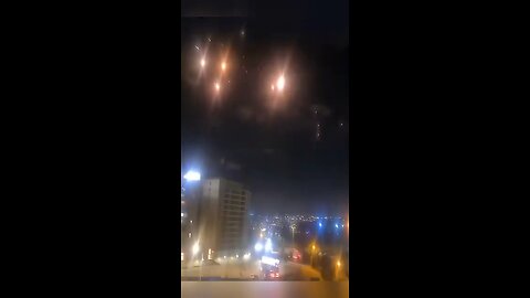 Iran launched a massive attack on Israel with 400 missiles, targeting its headquarters.🇮🇱