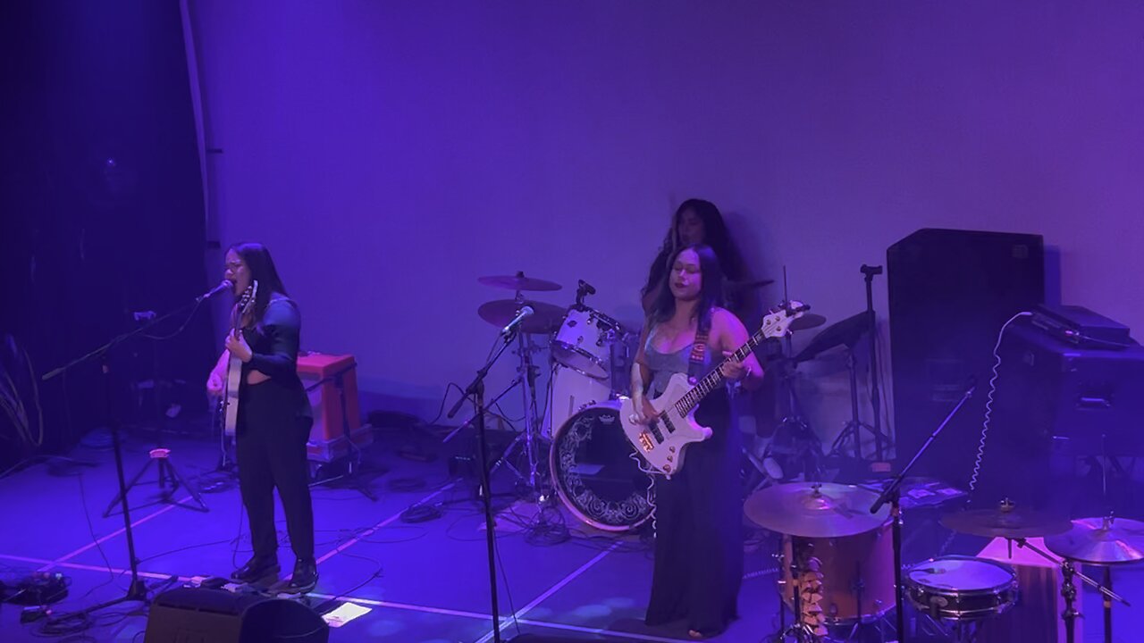 The Tiaras - Warm Up Tonight for Jenny and the Mexicats 1 of 2