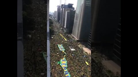 Quantas pessoas estavam na Paulista? Escreve nos comentários.