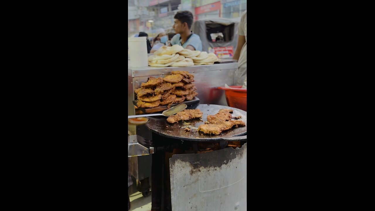 বাঙালির প্রিয় খাবার চিকেন চাপ😋