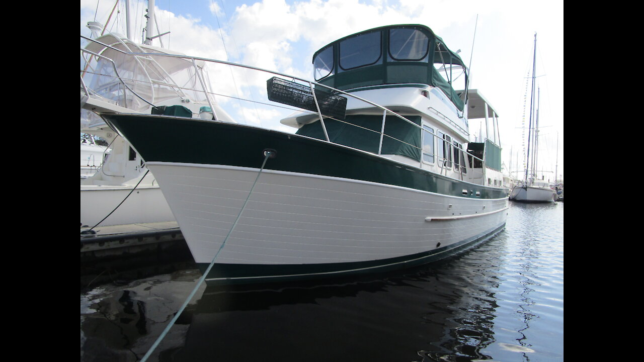 Marine Trader 43 Sundeck Trawler