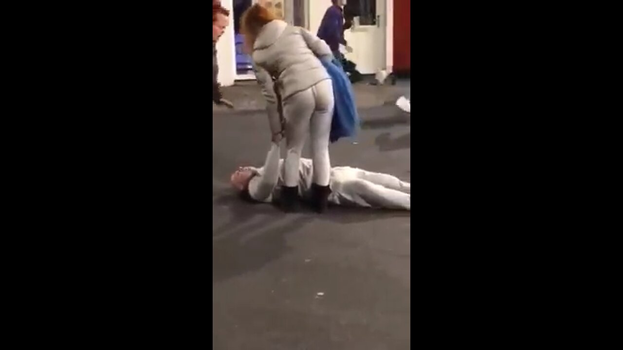 STREET FIGHT UK HOOD FIGHT