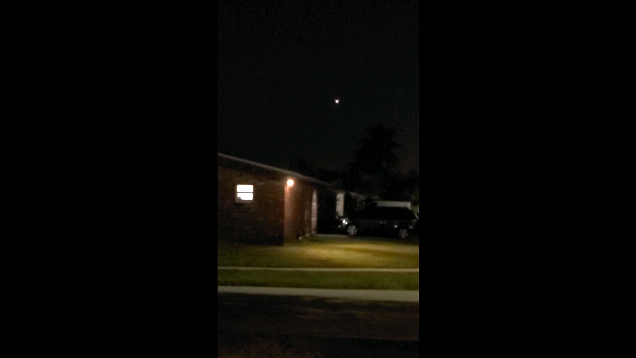 spacex booster returning view from Ft Lauderdale