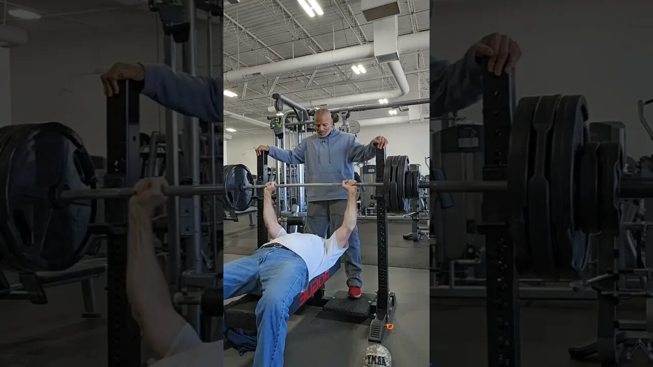 355lbs Raw Bench, Crazy old man