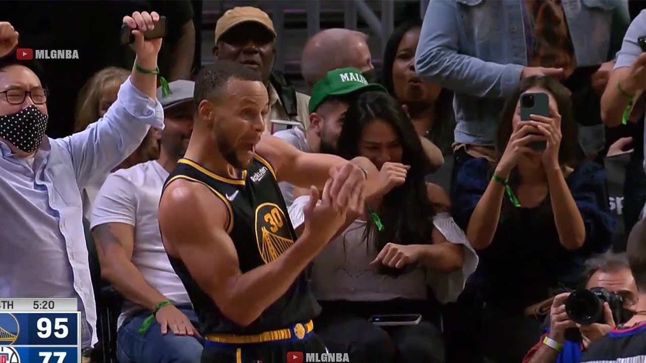 Nuclear Stephen Curry trolls ref with a T celebration