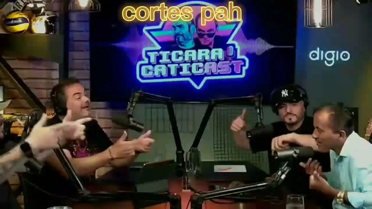 ele começou a cantar do nada kkkkkk
