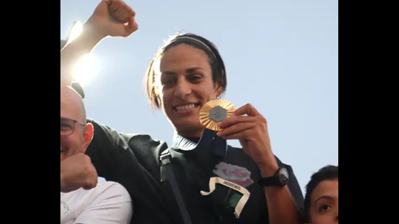 Algerian boxer Imane Khelif honored by celebratory parade on return home from Paris Olympics #gold