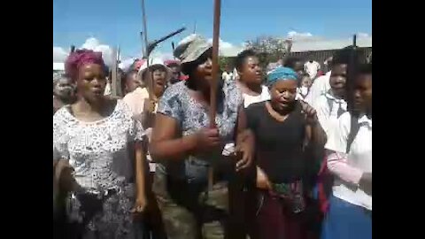 Ethnic clash between Tswana and Xhosa interrupts schooling at Rustenburg school (7A3)