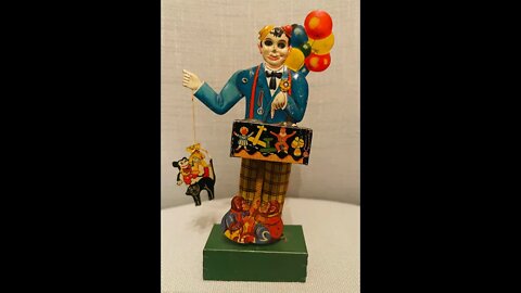 Nearly 100 year old Kellerman Balloon & Toy Vendor sold an early Mickey Mouse doll! 🎈🎈🎈