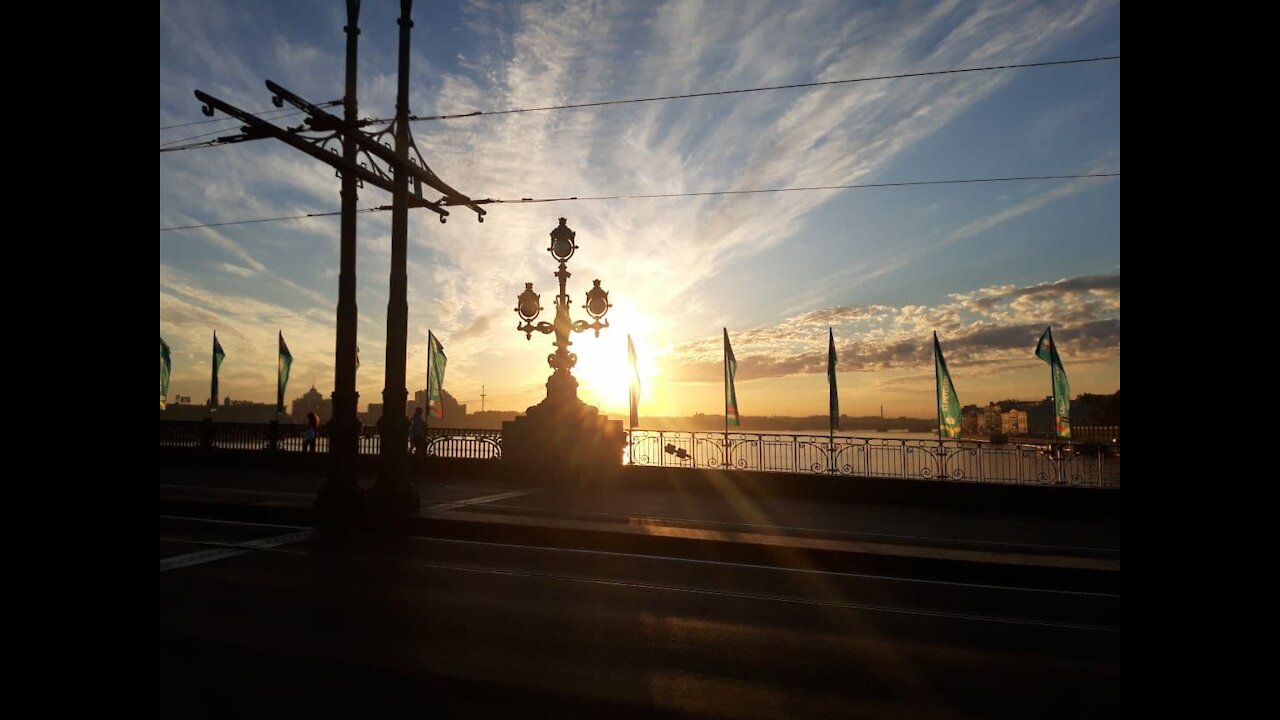 St. Petersburg. Night-taxi ride city. Amateur photography.