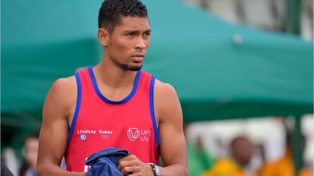 Wayde van Niekerk beats Akani Simbine