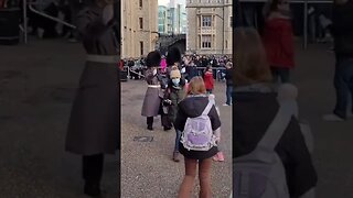 marching The Tower of London #thekingsguard