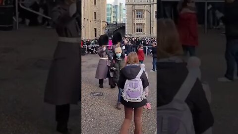 marching The Tower of London #thekingsguard