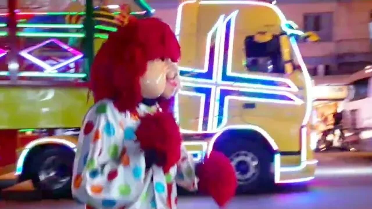 DANÇARINOS SUPER NINJAS, FOFÃO, PATATI E PATATÁ DANÇANDO NA CARRETA DA ALEGRIA TREM BALADA 17