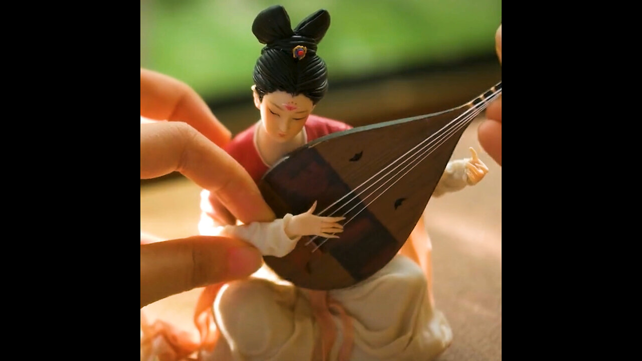 **Discover the Fascinating Doll-Making Process! 🪆✨**